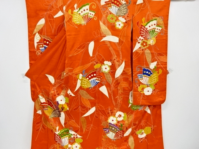 アンティーク　金彩蝶に八重梅模様刺繍振袖